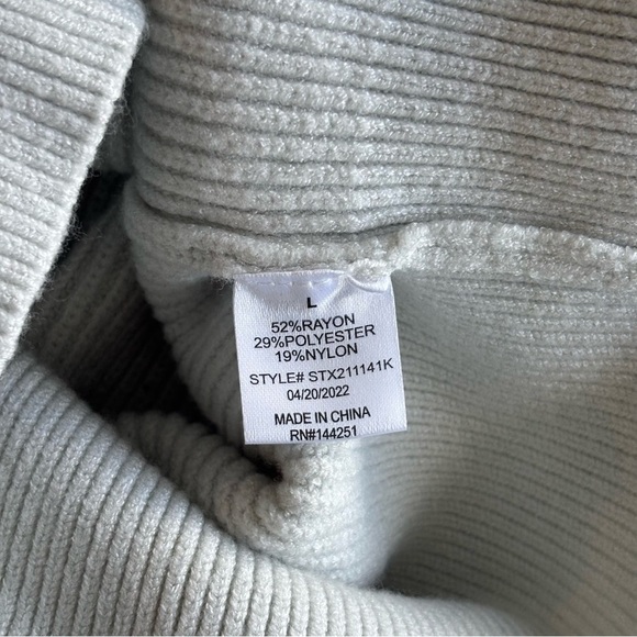 Chloe + Cyrus Gray & White Colorblock Ribbed Hooded Pullover Sweater Size Large - Picture 5 of 5